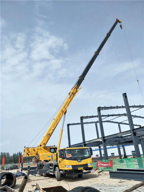 射洪市超高层建筑钢结构吊装案例